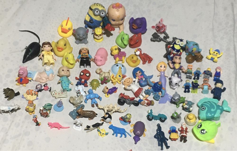 Почти цял Чувал Играчки Фигурки и Разни