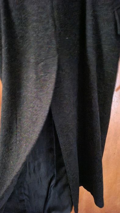 De vânzare palton,lung,negru,din lână 100%.