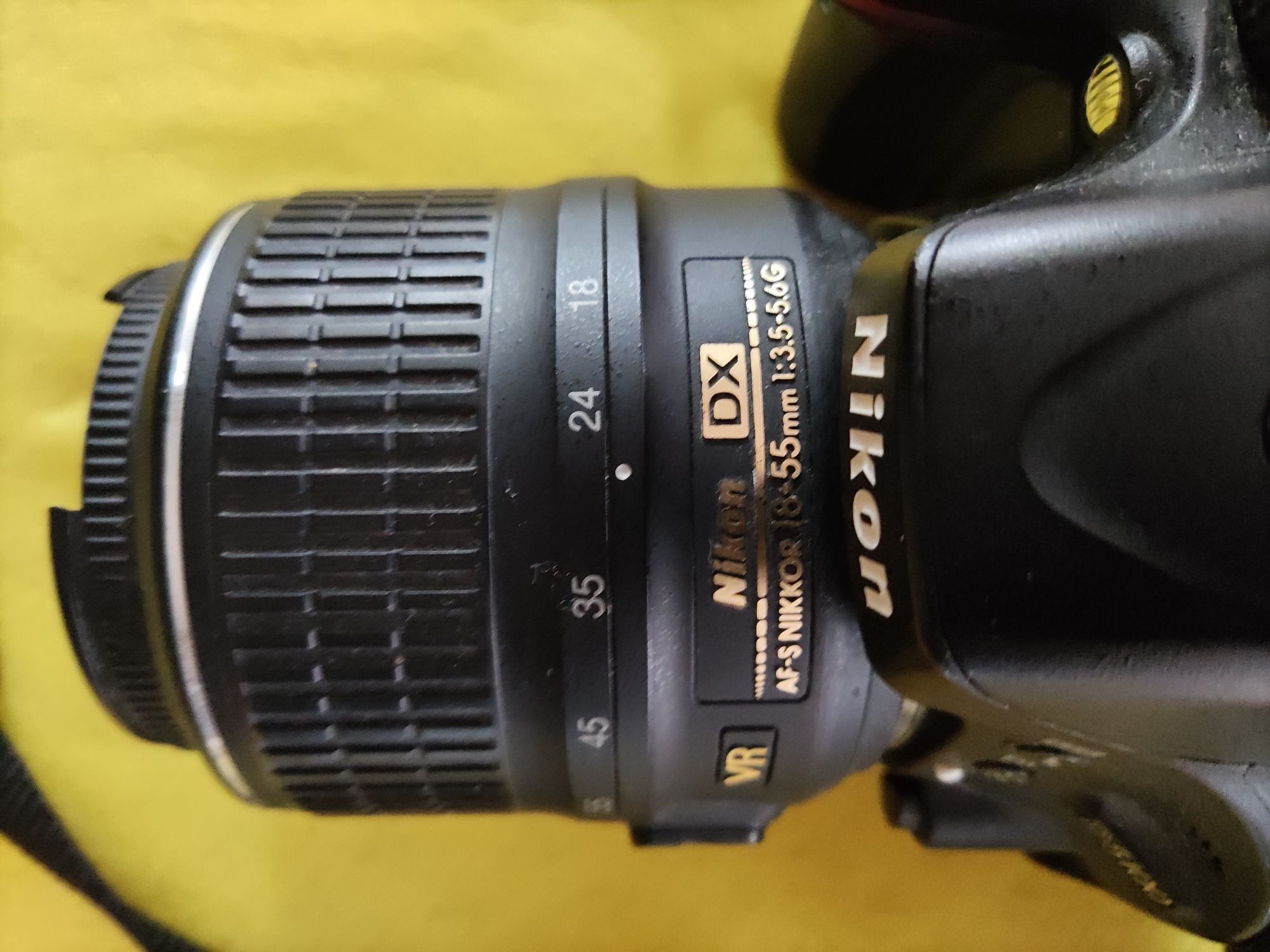 Nikon D 5100 cu obiectiv 18-55 mm