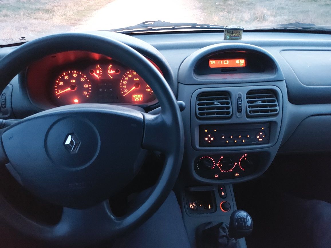 Vând Renault clio 1.4 benzină fiscal pe loc