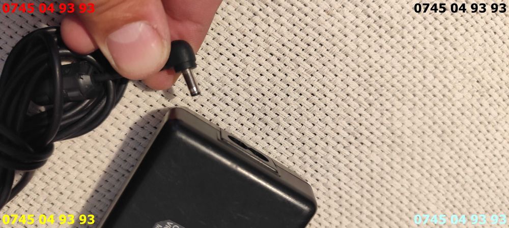 alimentator incarcator JVC 11V 1A mufa subtire rotunda