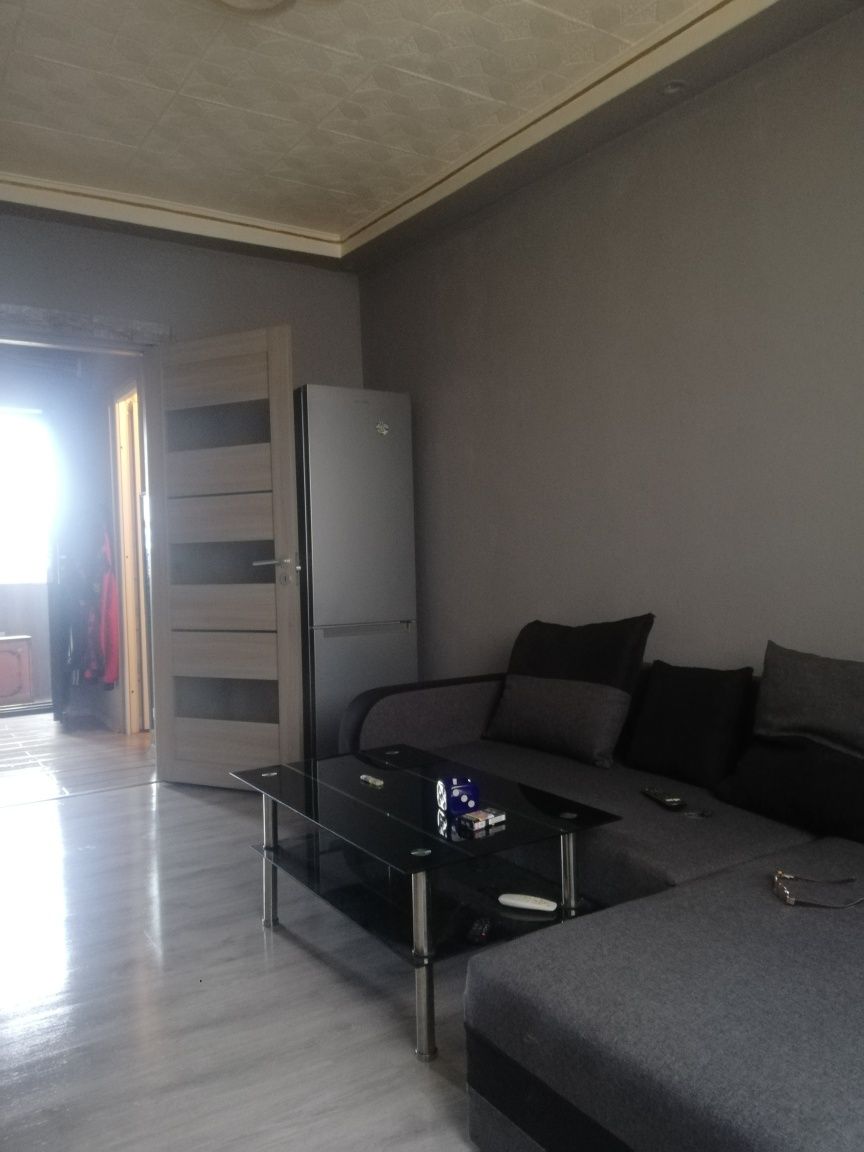 Apartament cu 2 camere baie bucătărie