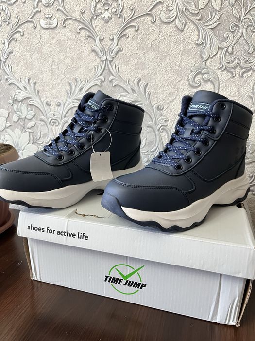 Продам полуботинки