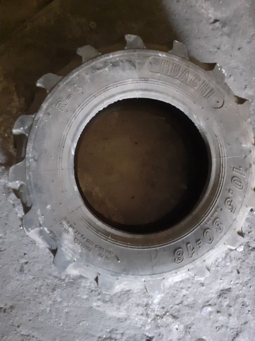 Покрышка HUACHI 10.5/80-18