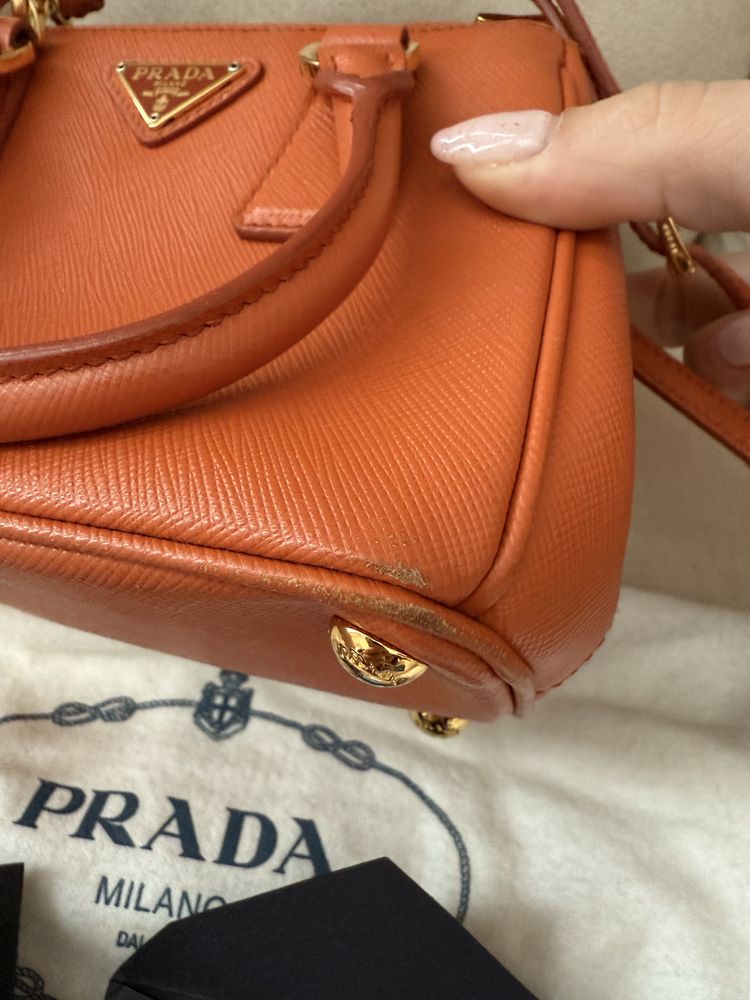 Оригинална чанта Prada естествена кожа
