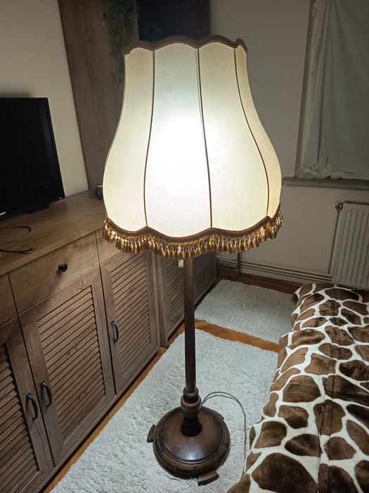 Lampadar   vintage  podea