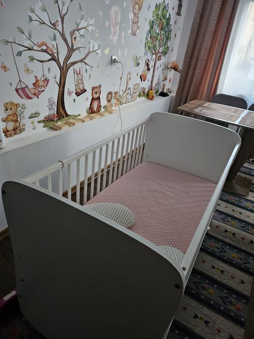 Vand pătuț pentru bebeluș