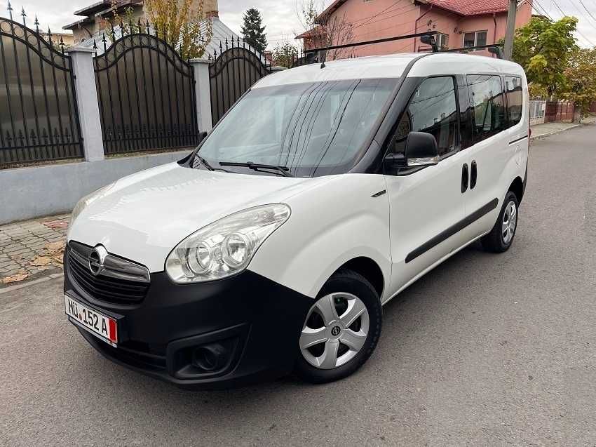 OPEL COMBO 1.3 cdti-2014-carte SERVICE-217450 km reali-clima