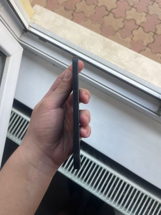 Vand iphone 15 negru!