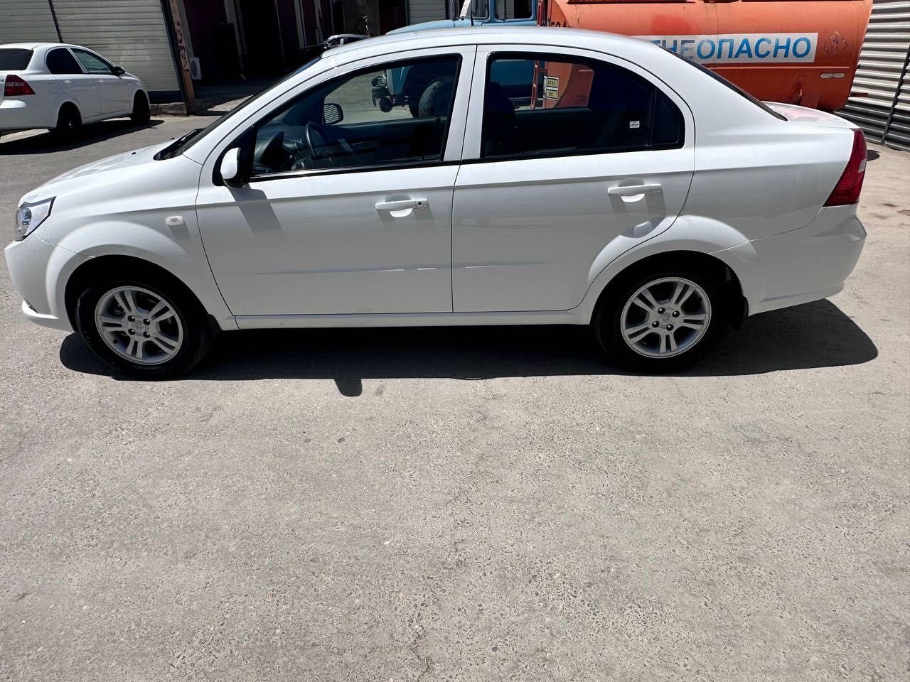Neksia ravon elegant plyus