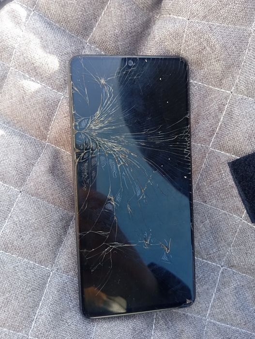 Продам телефон Самсунг а 41 недорого