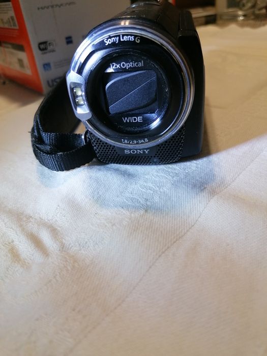 Видеокамера  SONY , СОНИ с батерия и чантичка.