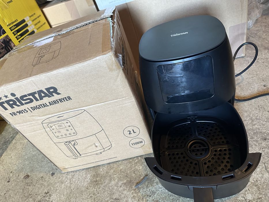Уред за готвене с горещ въздух Tristar Mini Air Fryer 2L