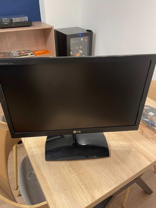Monitor LG Flatron E2251