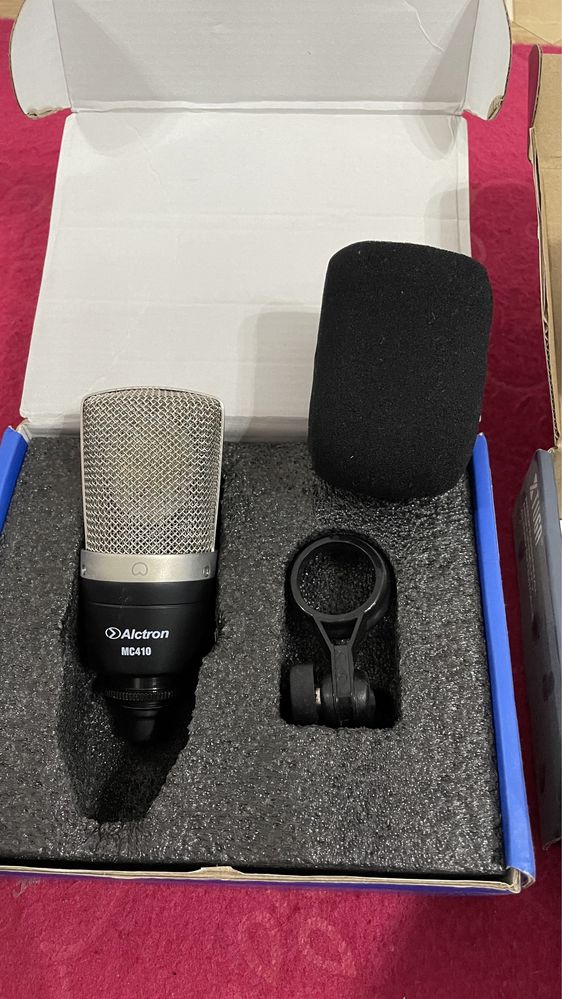 Микрофон - Alctron MC-410. Карта, паук и ловушка. Все почти новое.