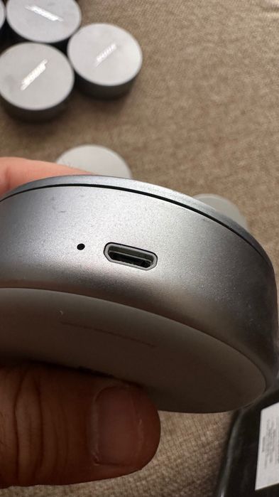 Vand dock Bose sleepbuds  pret 50 lei FIX