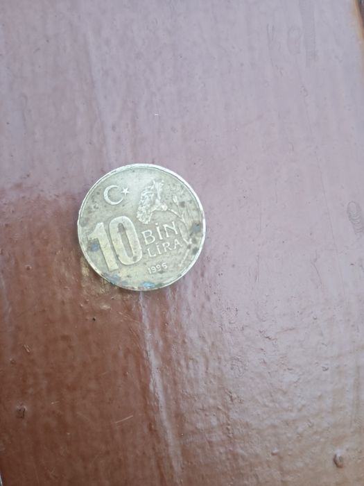 Vând urgent o Moneda 10 BIN LIRA - TURCIA, anul 1996
