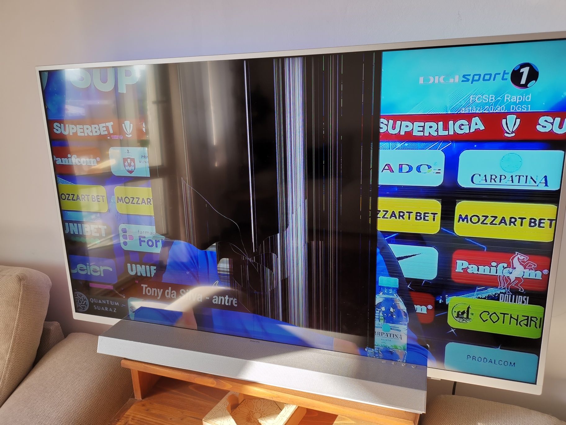 Vand Tv LED Smart Android Philips Ambilight , 108 cm cu Ecran DEFECT