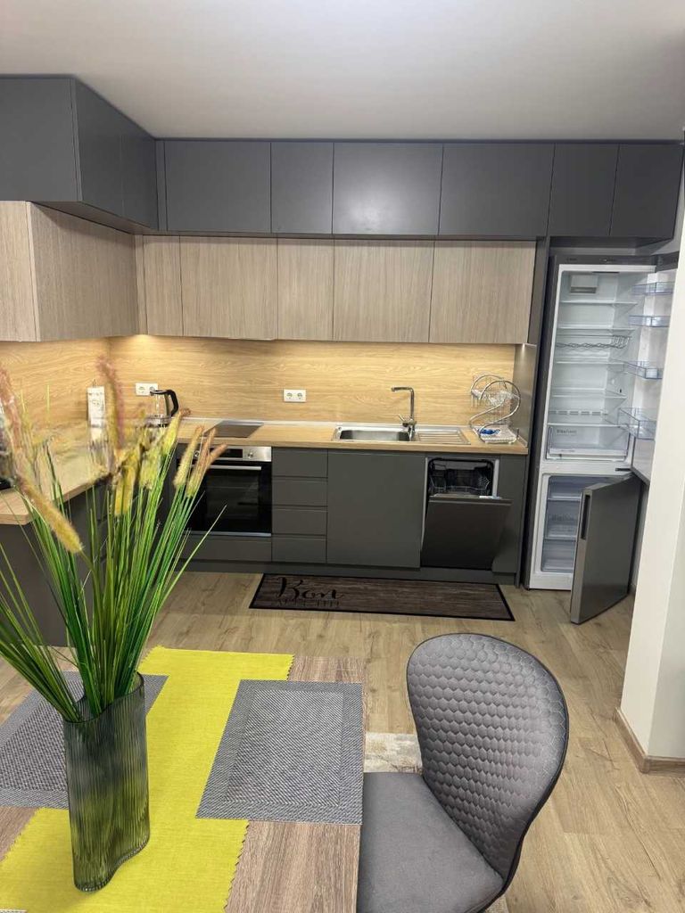 Дава се под наем Двустаен апартамент в София, Хиподрума - 94 кв.м за 1700 € - Снимка #4