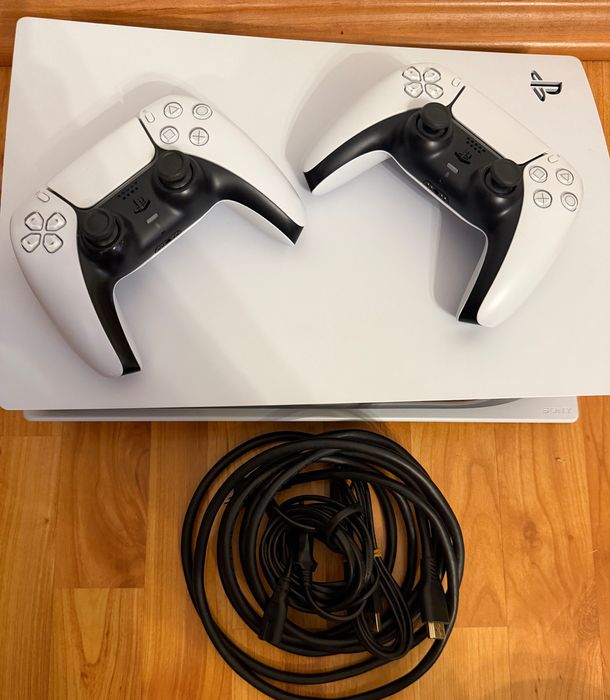 Playstation 5 disc edition, 825GB, stare perfecta de functionare