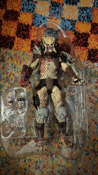 Figurina Predator
