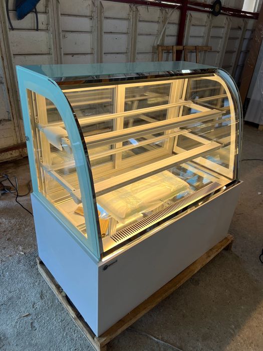 Vitrina frigorifica pentru prajituri 120 cm lungime