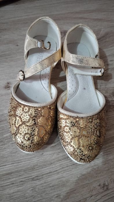 Продам.Детские туфли