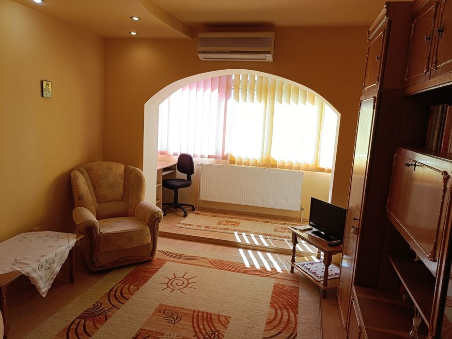 Vând apartament 2 camere decomandat, Republicii Mega Image, stradal.