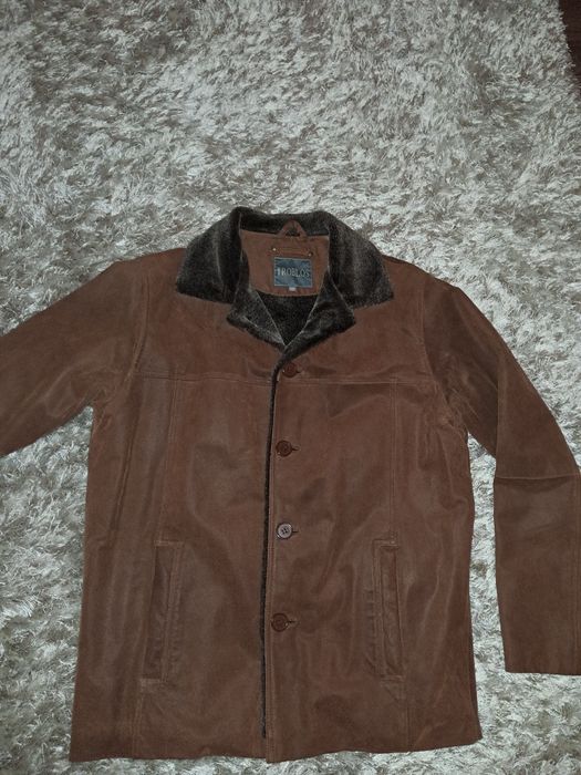 Geaca barbati .Piele întoarsa cu blana interior