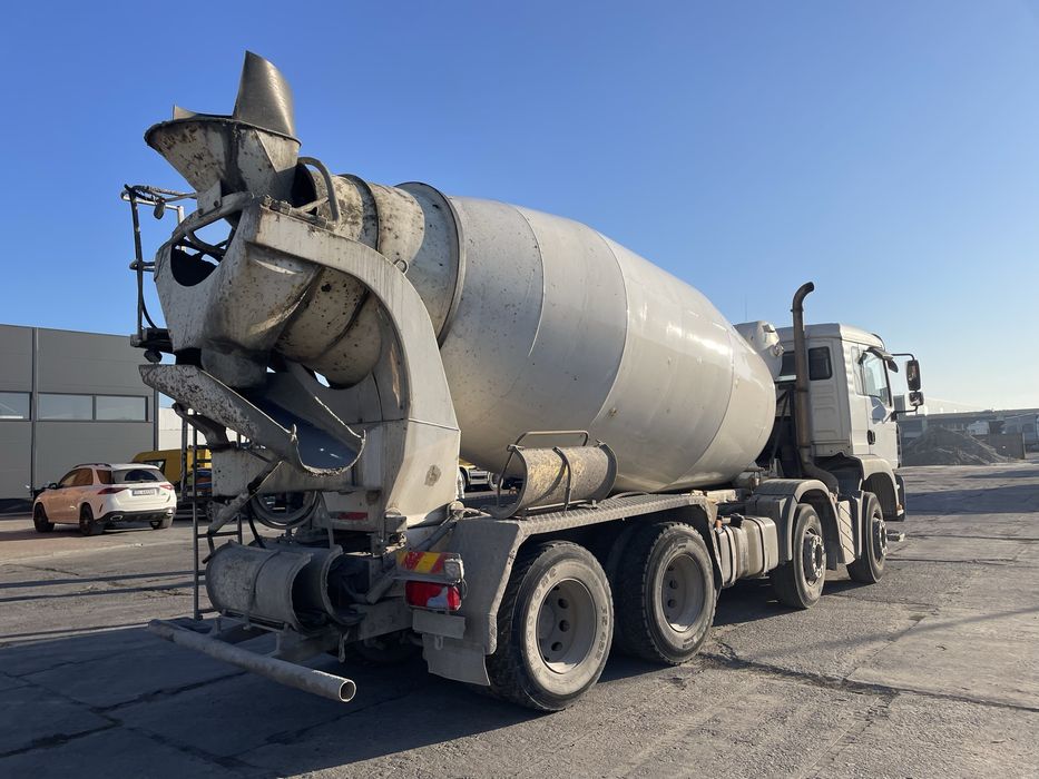 MAN autobetoniera 8x4