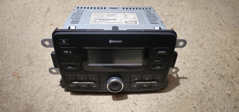 Radio cu usb original Dacia Logan 281153513R