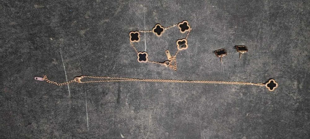 Set Bijuterii Trifoi ( bratara + lantic + cercei )