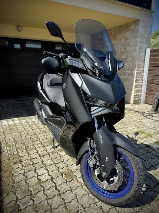 Yamaha X-Max 300 an 2024 cu garantie