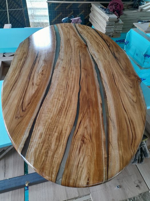 Маси и плотове от масив орех