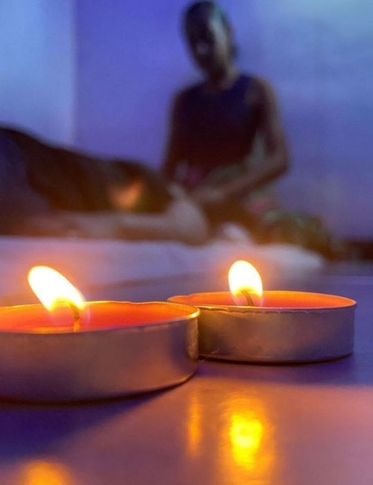 Массаж Милена жасап береди