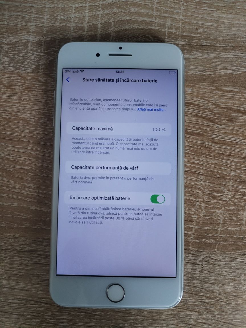 iPhone 8 plus baterie 100%