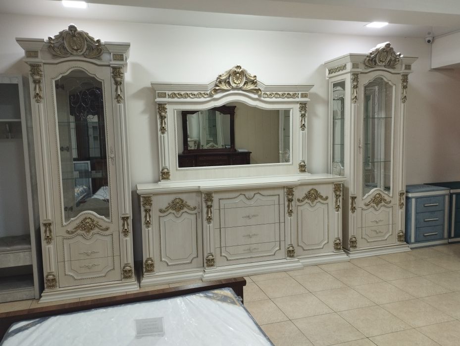 Стенка пинал камод размери обшие 404 см алохида камод 230 пинал 87см