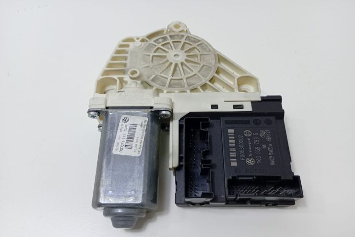 Motoras macara  dreapta fata   1K0959793G Volkswagen VW Jetta a 5-a g