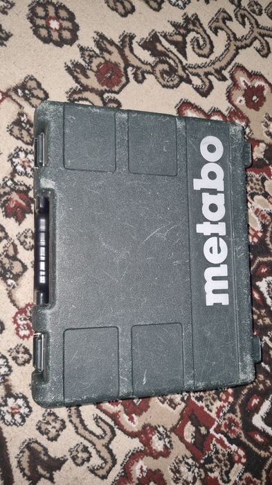 Продам шуруповёрт metabo