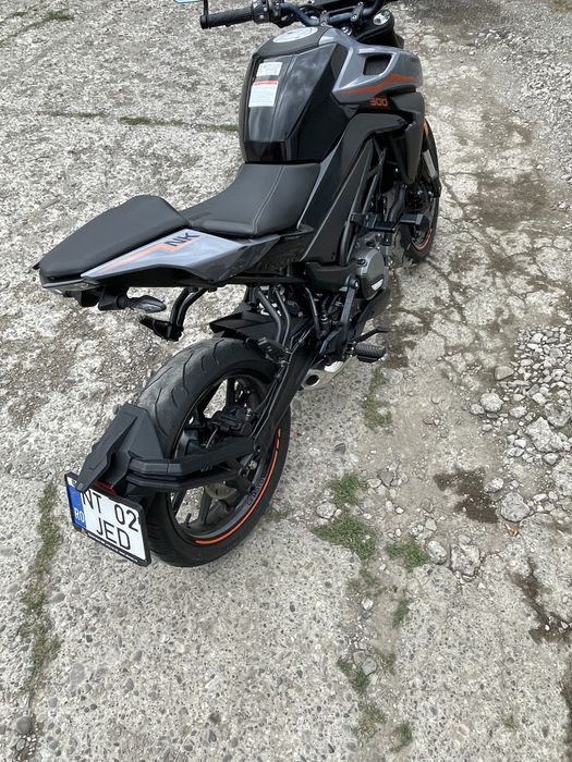 CF Moto 300 NK ABS