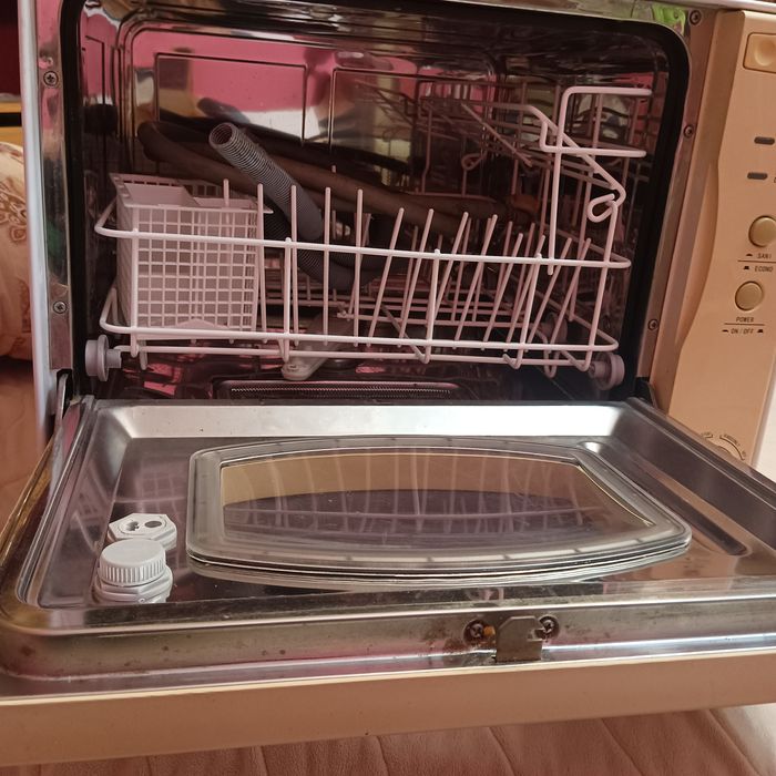 Съдомиялна Midea