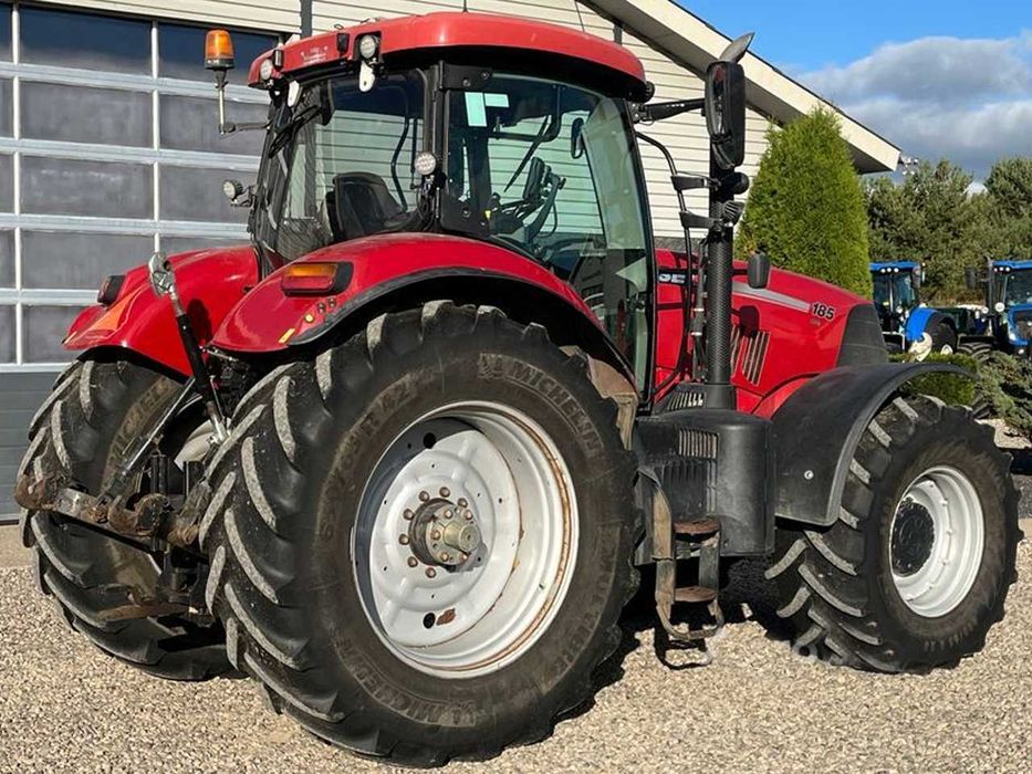 Колесный трактор  Case IH PUMA 185 CVX Med frontlift RED Model