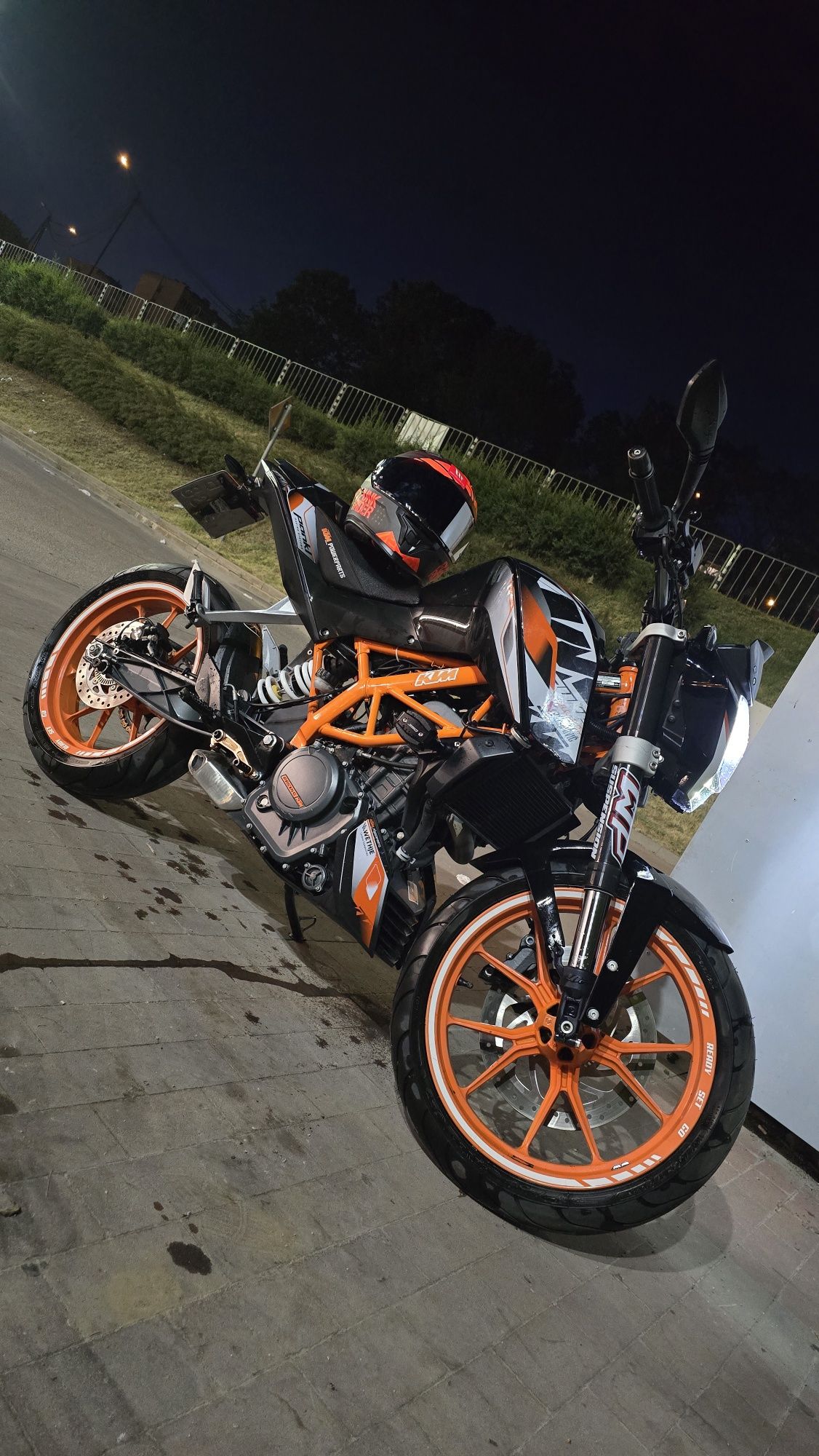 KTM DUKE 390 перфектен.