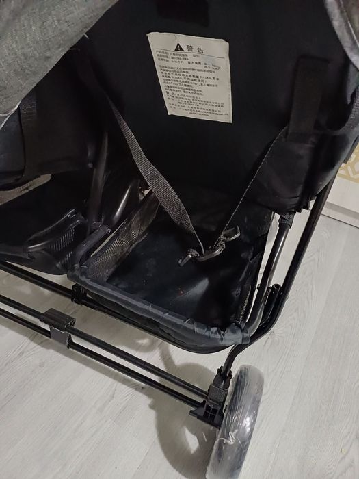 Продаётся фирменный двойнишка коляска