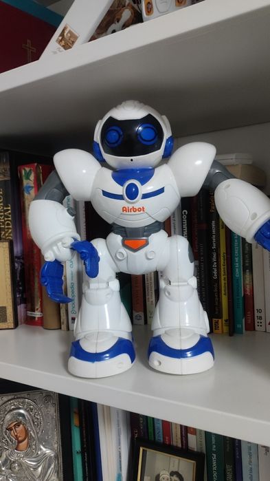 Robot de jucărie AirBot inteligent