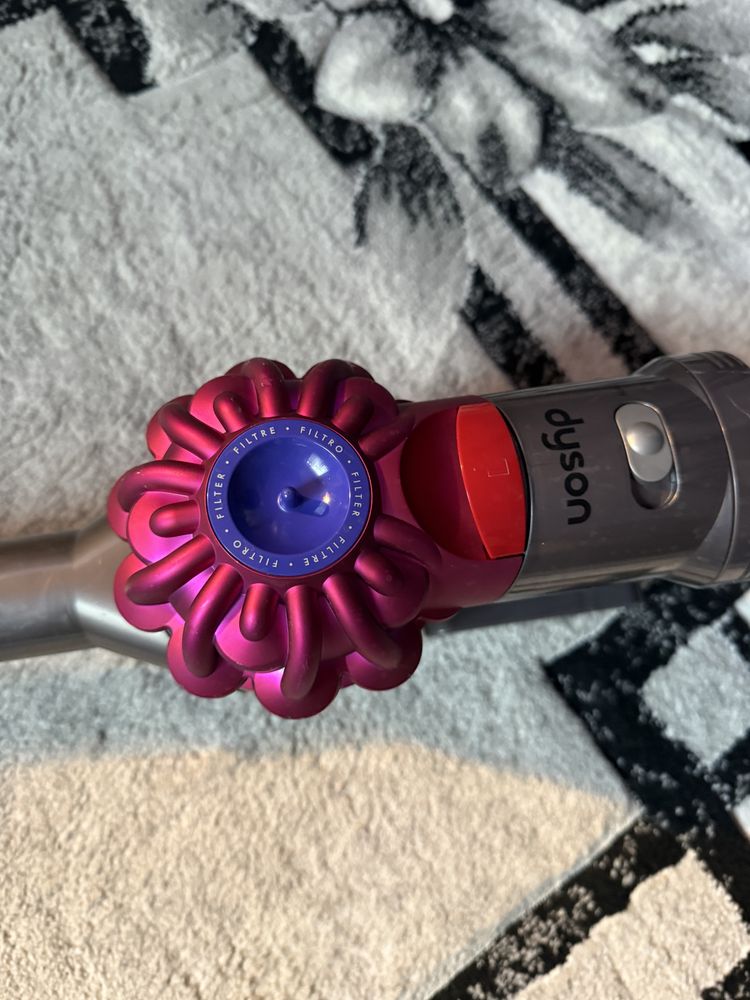 Aspirator dyson v7 motorhead impecabil