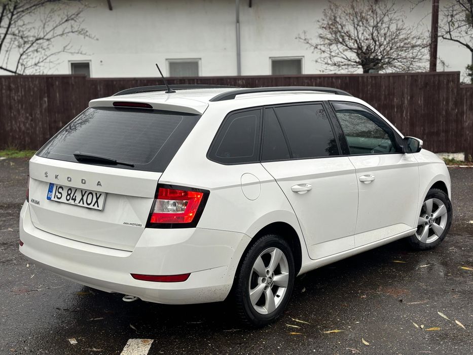 Vand Skoda Fabia 2022 1.0tsi 95 cp