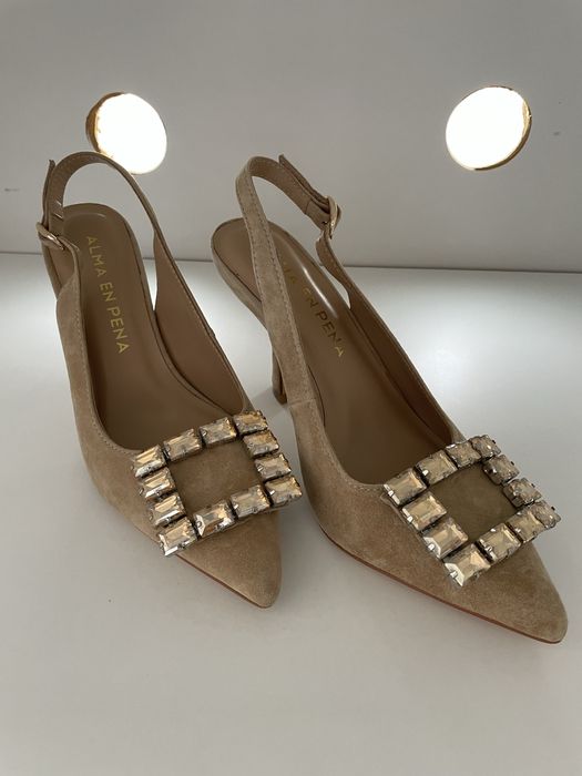 Елегантни дамски обувки