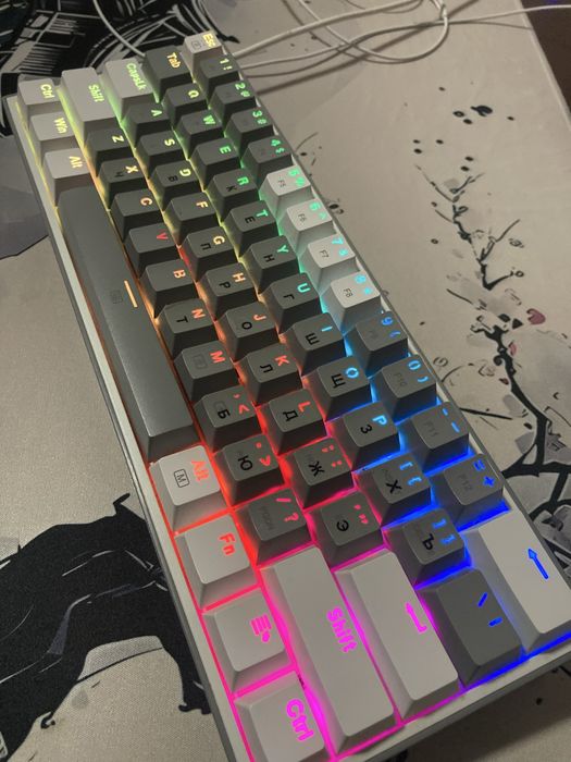 Продаю клавиатуру Redragon K617 Fizz