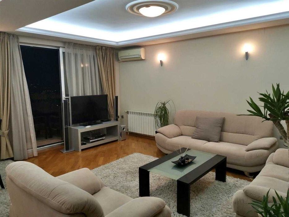 Дава се под наем Двустаен апартамент в Бургас, Изгрев - 53 кв.м за 219.3 € - Снимка #3